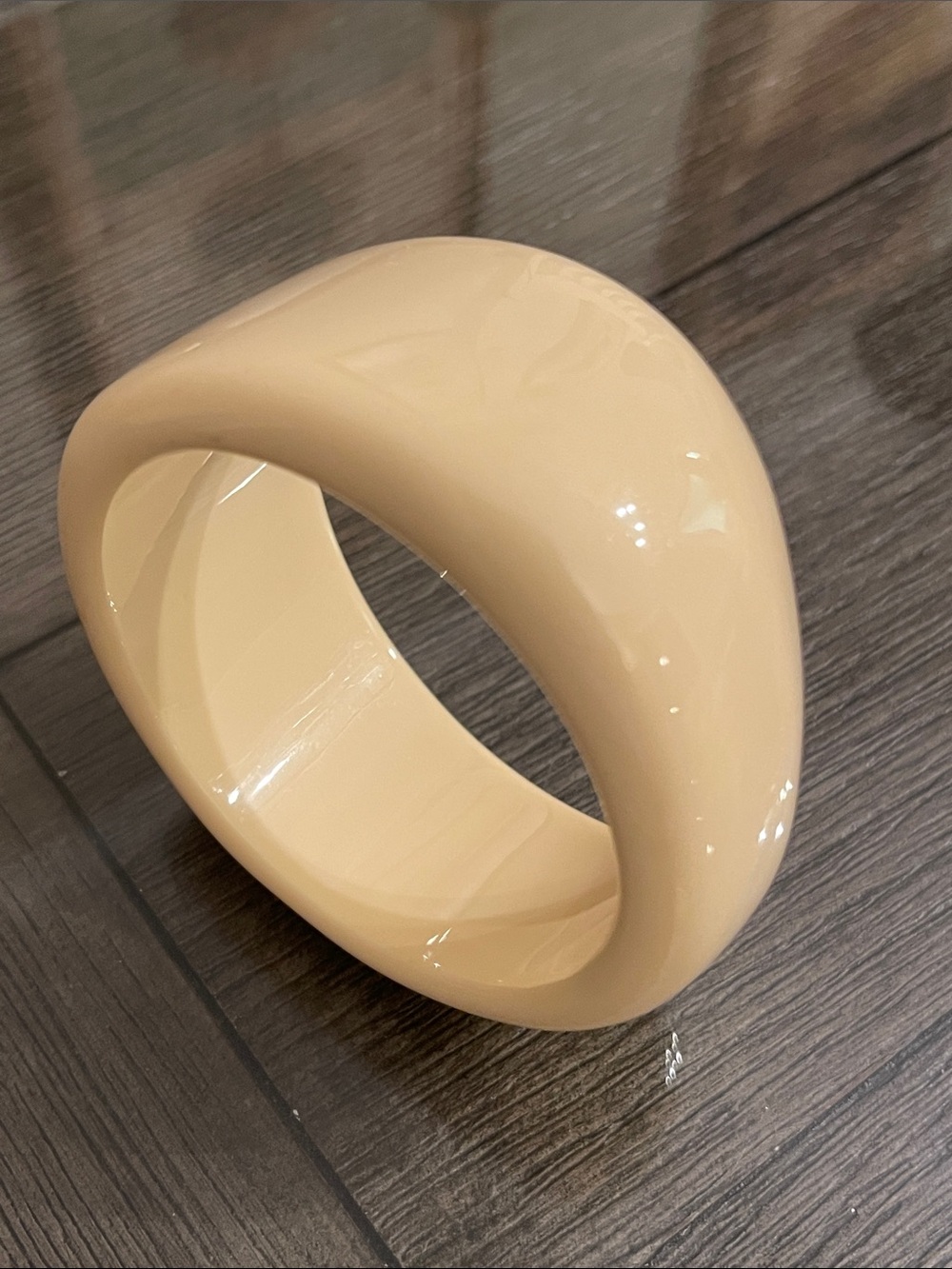 Vintage Sculpted Chucky Acrylic Bangle Bracelet - ivory - Cream 8” approx